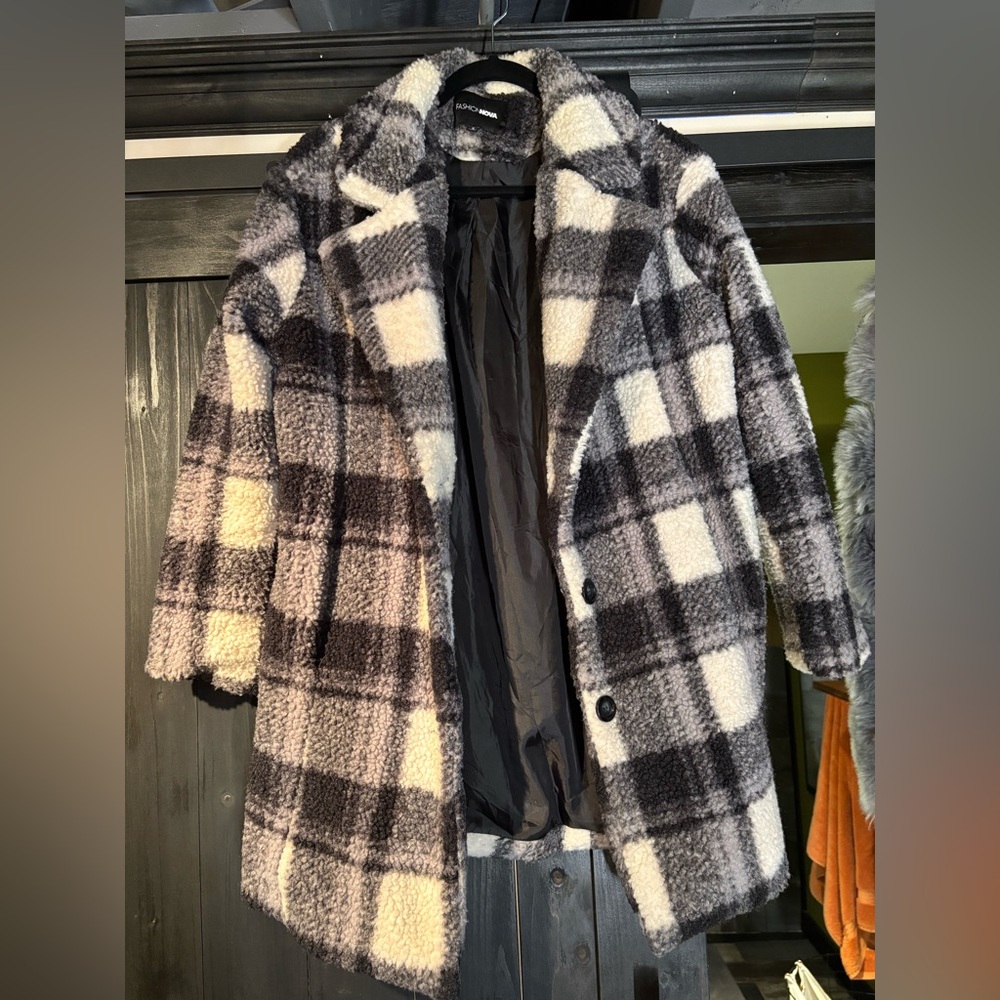 PLAID BLACK & WHITE TRENCH COAT / FASHION NOVA